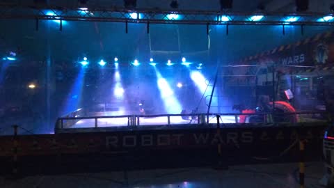 Robot Wars Guildford 2016: Behemoth Vs Stinger Vs TR2