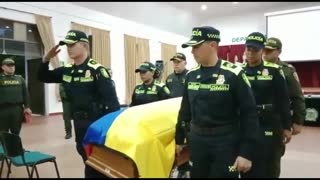 Videos: Rinden homenaje a patrullera asesinada