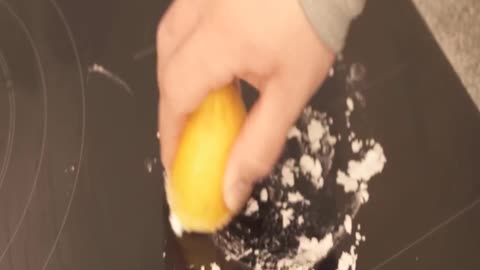 Rub half a Lemon on your stove and WATCH WHAT HAPPENS 💥