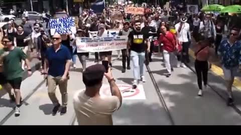 Thousands in Melbourne are protesting the vaccine mandates and Dan Andrew's tyrannical Covid 19 bill