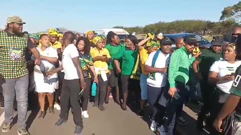 Zuma supporters chant “Akabuyi” and take a jab at Zondo, Cele at Nkandla prayer