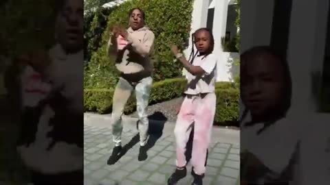 Leborn James Shows Daughter Zahori Amazing Dance With Their Mommy Savannah!💃🥰