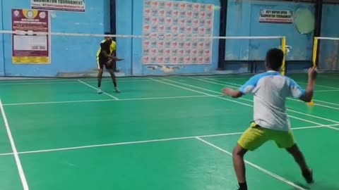 BADMINTON TRICK SHOT MIND BLOWING UNBELIEVABLE SHOTS