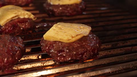 Grill & Chill: Mastering the Art of Irresistible Burgers!