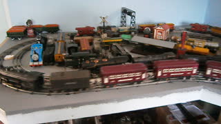 Lionel 1666 hauling prewar Passenger Set