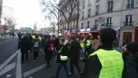 Manif anti-pass 💉du 18/12/21 - Arrivés à Pl. de la République - Paris