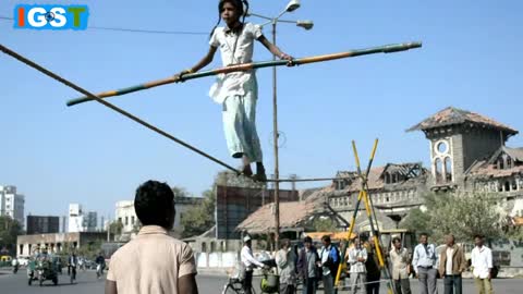 Unbelievable child running on rope in street(Street Talent)