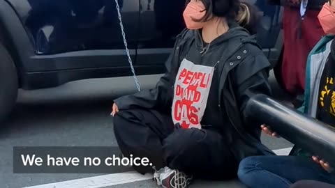 Watch as protestors shut down the Bay Bridge to demand a ceasefire in Gaza.