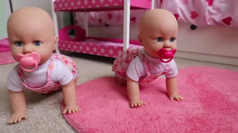 Giggles Crawling Cute baby Dolls