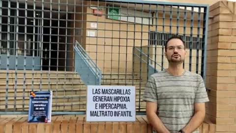 Miguel de Cordoba habla de las complicaciones de la mascarilla. Los niños no se tocan