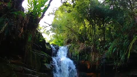 A portal of stones opens, before your eyes, beautiful and enigmatic waterfalls emerge.