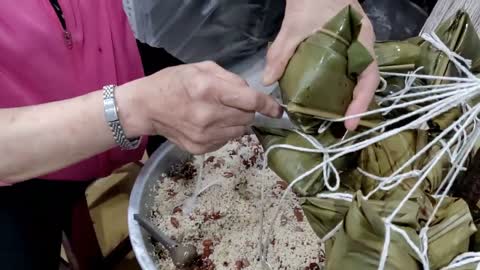 Ancient flavored meat dumplings, made with moon peach leaf dumplings