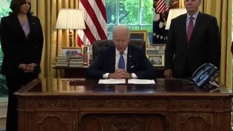 Biden has signed the Lend-Lease Act to get even more weapons to Ukraine faster