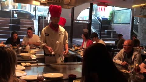 TEPPANYAKI CHEF TRICKS