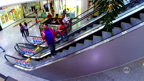 love escalator prank