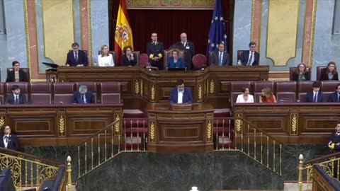 Los 24 diputados de VOX juran el cargo con 'Por España, sí juro'