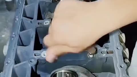 Automobile engine assembly