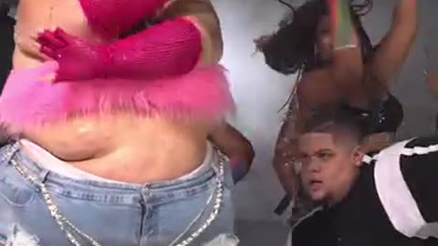 She dance so good