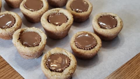 Peanut Butter Blossom Cookies