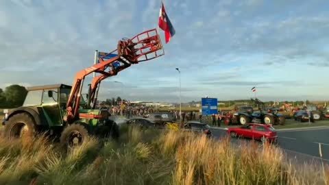 Dutch citizens support farmers everywhere in the Netherlands