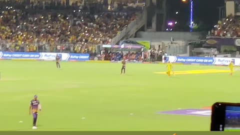 Crowd when MS Dhoni Entered to Stadium at Eden Garden