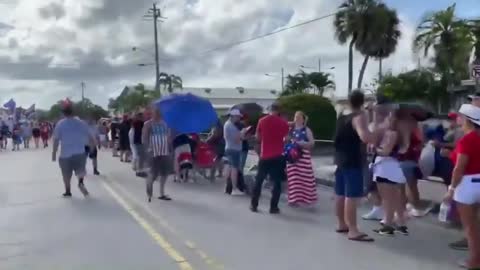 Thousands pack Sarasota Fairgrounds for rally featuring President Donald Trump