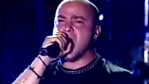 Disturbed - Glass Shatters Live WWF NY HARD ROCK STONE COLD STEVE AUSTIN THEME