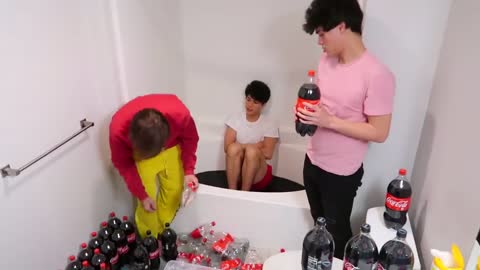 Coco-Cola mentos Experiment