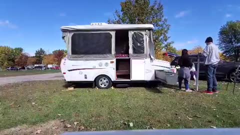 Taking down our popup camper! 2006 Starcraft Centennial 3606