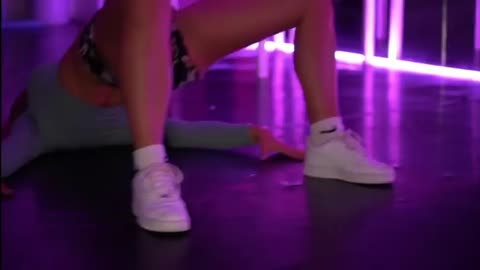 Twerkgirls Dance with Song. Amezing Dance Video