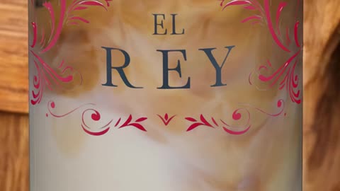 Why does this iced coffee look so royal? Try it and thank me later! #ElReyCoffee #IcedLatteMagic