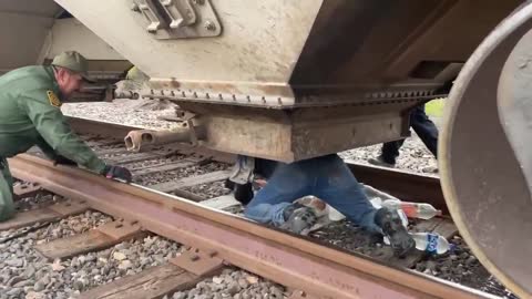 Border Patrol Finds 21 Mexican Migrants Hiding In Grain Hopper En Route To San Antonio, Texas