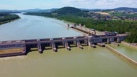 Isn't the dam hydroelectric power plant cool?