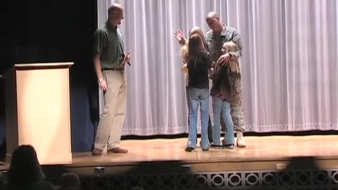 Ponca City Students Surprised by Dad Returning from Iraq