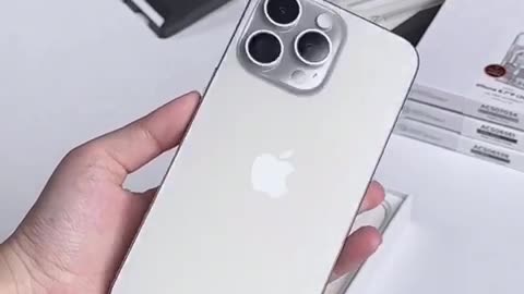 Unbox iphone 15 pro max.