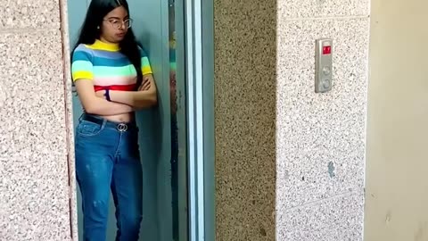 India vs America while using elevator