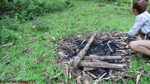 Bushcraft: A Girl's Life in the Forest, Mastering Survival Skills