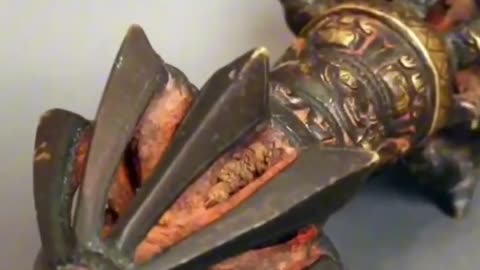 Viral!A man dscovered artifacts in his own house!!