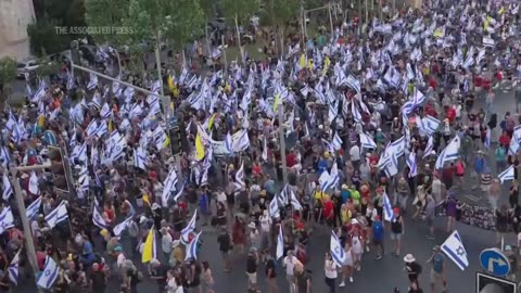 Hundreds march in Jerusalem urging the govt to reach a deal to release hostages being held in Gaza