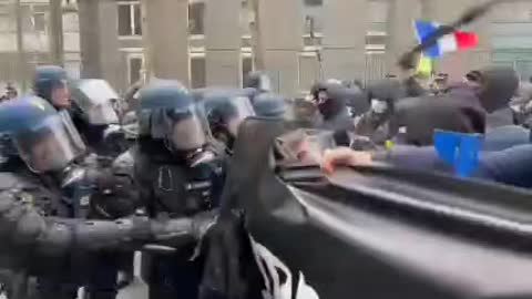 1 of 2 CHAOS IN PARIS, FRANCE