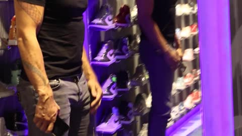 Andrew with Adin Ross Shopping for Shoes in Dubai!