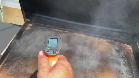 How HOT Can a Blackstone Griddle Get? (Propane and Electric Griddles Tested!)