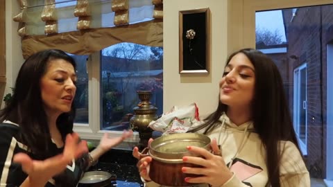 COOKING PERSIAN RICE WITH MY MUM & ANSWERING YOUR QUESTIONS!! (ft. mizegerdema)