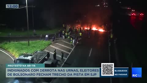 Caminhoneiros bolsonaristas fazem protestos e fecham estradas pelo Brasil