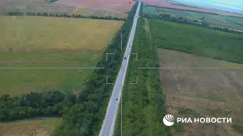 Francouzské samohybné dělo CAESAR při útěku před ruským dronem