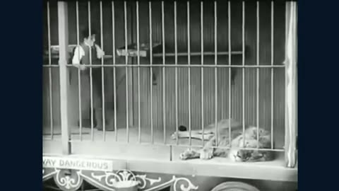 Charlie Chaplin comedy scenes