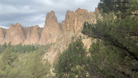 Central Oregon – Smith Rock State Park – Hiking Side Climber's Trail – 4K