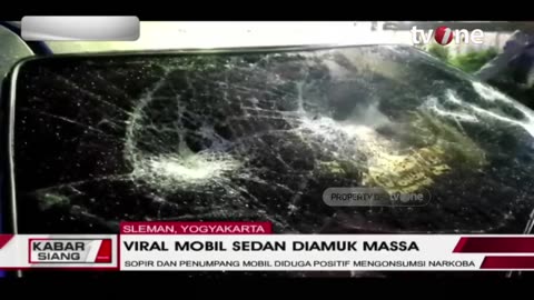 BRUTAL! Massa Rusak Mobil Sedan, Ternyata Ini Pemicunya