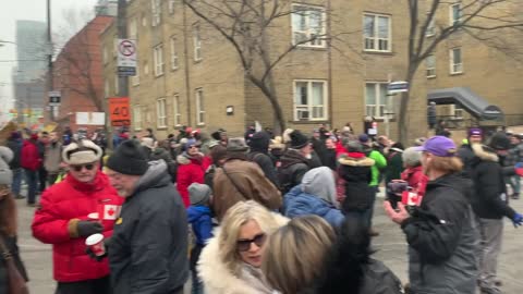 Hundreds Protest in Support of Jordan Peterson in Toronto