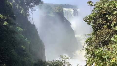 RAINY VERSUS DRY SEASON - THE BIGGEST WATERFALL WORLDWIDE.